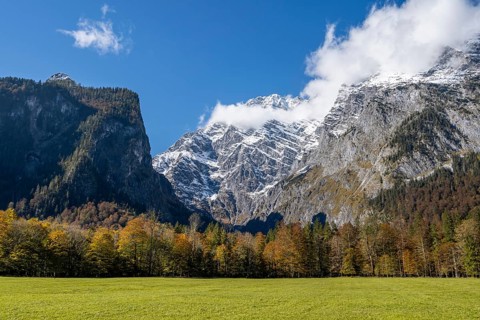 Snow-covered Watzmann massif, Watzmann east face, autumnal mountain landscape, Berchtesgaden