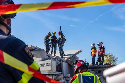 International disaster control exercise Magnitude with more than 1000 rescuers. They are rehearsing