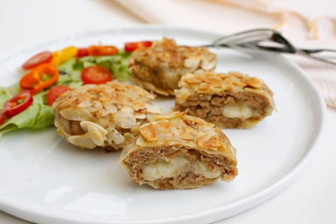 Swabian cuisine, meatballs wrapped in almonds, mixed minced meat, meatballs filled with cheese,
