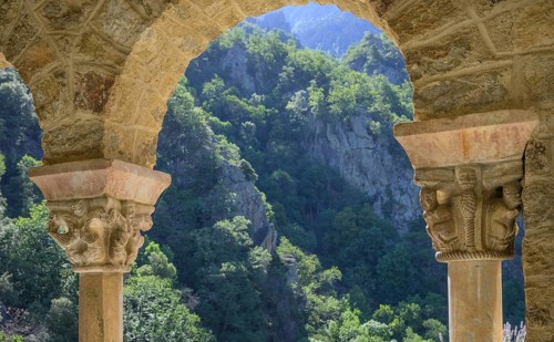 Capital from the cloister of Saint Martin du Canigou Abbey, Casteil, Département Pyrénées-Oriental,