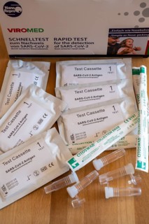 Corona antigen rapid test, lay test, self-test, for the detection of SARS-CoV-2 infection