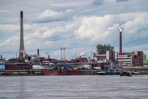 Chempark Krefeld-Ürdingen, around 40 companies are located in the chemical park on the Rhine, there