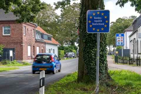 Green border, border crossing without controls, north of Straelen near Arcen NL, from the