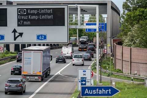 A3 motorway, Oberhausen-West motorway junction, A42 slip road, Oberhausen, North Rhine-Westphalia,