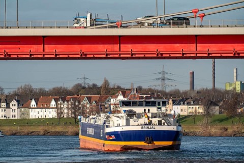 Gas tanker, Brinjal, transporting butane gas to the petrochemical company INEOS in Cologne, cargo
