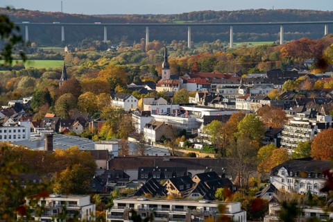 View of Essen-Kettwig, on the Ruhr, in front new development area, Am Kettwiger Ruhrbogen, on the