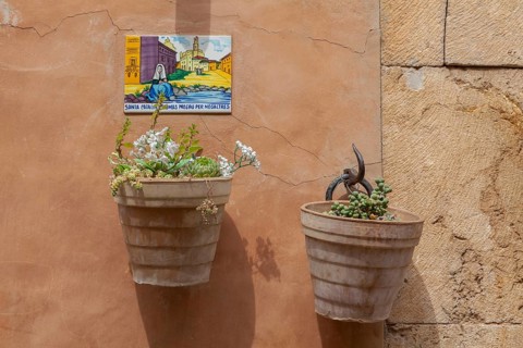 Typical tile and flower decoration, Valldemossa, Majorca, Balearic Islands, Spain, Europe