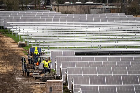 Construction of a solar park in Neukirchen-Vluyn, over 10, 000 solar modules will be installed on 4
