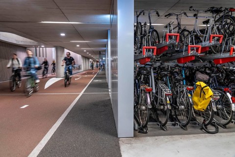 Bicycle car park at Utrecht Centraal railway station, Stationsplein, 3 underground levels, over 13,