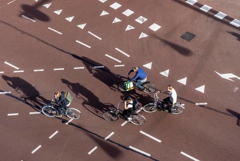 Crossing at Lange Viestraat, markings for cars and bicycles, green phase only for cyclists to be