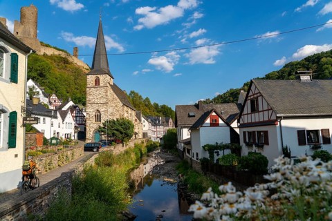 Monreal, idyllic half-timbered village in the Elz valley, ruins of the Löwenburg castle, in the