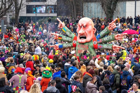 Rose Monday parade in Düsseldorf, street carnival, carnival float, by float builder Jacques Tilly,