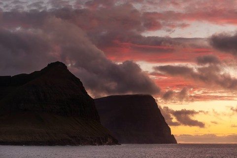 View from Vidareidi, Vidoy Island, Viðareiði, Viðoy Island to Borðoy and Kunoy, sunset, Faroe