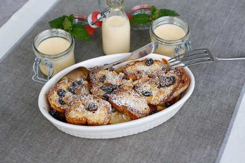 Swabian cuisine, Ofenschlupfer, sweet main course or dessert, dessert, sweet dish, typical Swabian,