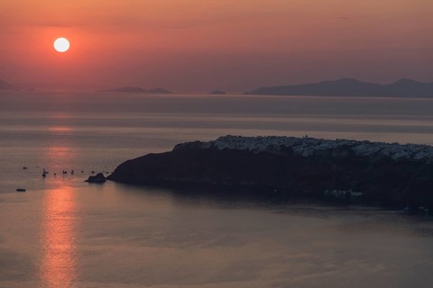 Santorini, Oia, sunset, view from Imerovigli, Cyclades, Greece, Europe