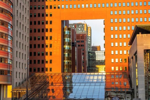 View through the building of the public prosecutor's office, red, on Wilhelminaplein, on the Nieuwe