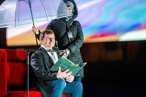 When over 25, 000 visitors flock to the Rudolf Harbig Stadium for the big Advent concert just in