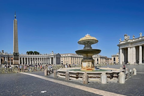 Obelisk and fountain in St Peter's Square, Vatican, Rome, Lazio, Italy, Europe