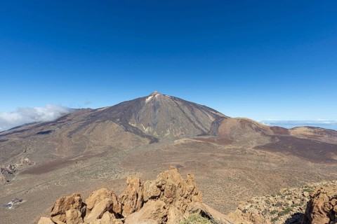 Panorama during the ascent to the Alto de Guajara, 2715m, to the bizarrely shaped rock formations