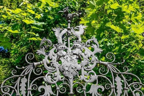 Coat of arms, fence, decorated, Varbüler Castle, Hemmingen Castle, former seat of the barons of