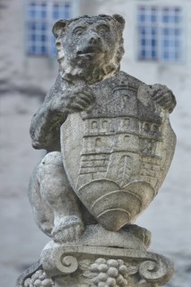Bear figure with town coat of arms, sculpture, stone, bear fountain, detail, Meersburg, Obersee,