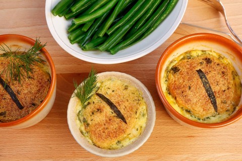 Swabian cuisine, oven-baked pike-perch with princess beans and lemon sauce, fish dish, pike-perch