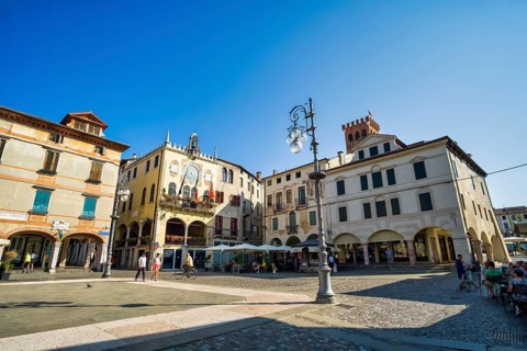 Town Hall, Piazza Liberta, Bassano del Grappa, Veneto, Italy, Europe