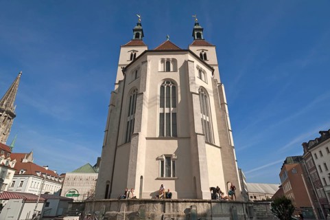 Evangelical-Lutheran Neupfarrkirche, start of construction 1519, left tower of the cathedral,