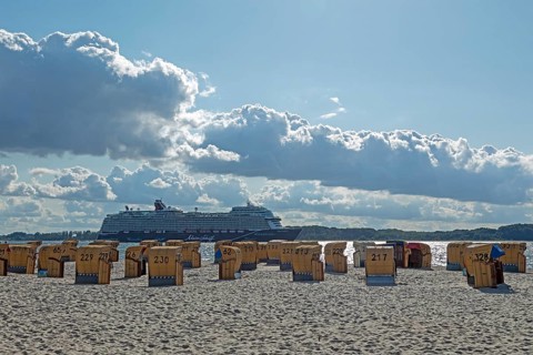 Mein Schiff cruise ship, beach chairs, beach, Laboe, Schleswig-Holstein, Germany, Europe