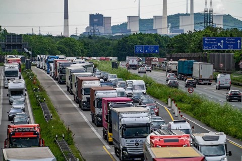 Traffic jam on the A2 motorway near Bottrop, behind the Bottrop motorway junction, in the direction