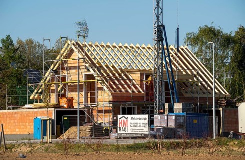New construction of a detached house, shell, with roof truss, Lower Rhine, Germany, Europe