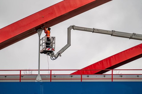 A42 motorway bridge, over the Rhine-Herne Canal, with massive structural damage, technician