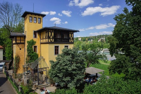 Men's groups on the way to Men's Day on the Dresden Elbe cycle path, here the Villa Marie, Dresden,
