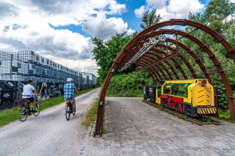 The König-Ludwig-Trasse in Recklinghausen, cycle and footpath on a former railway line between