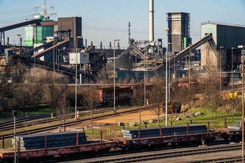 Coking plant of HKM, Hüttenwerke Krupp-Mannesmann in Duisburg-Hüttenheim, diesel locomotive with