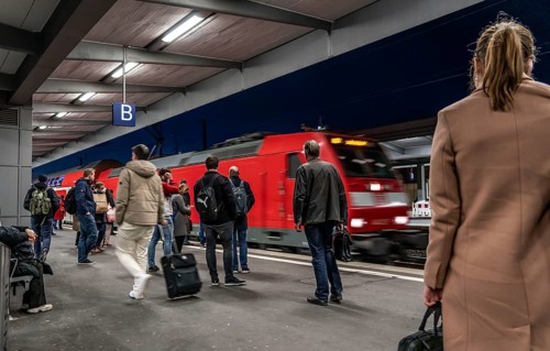 Train station, regional express train on platform, passengers, Essen, North Rhine-Westphalia,
