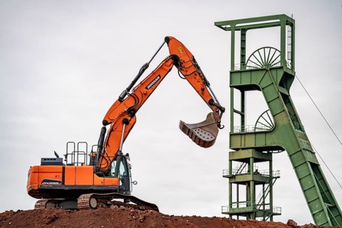 Work on the construction site of the real estate project Stadtquartier Essen 51, in Essen, on the