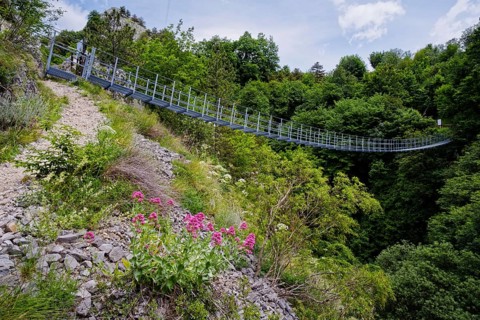 Ponte tibetano, Tibetan suspension bridge near Roccamandolfii in the Isernia region. Molise, Italy,