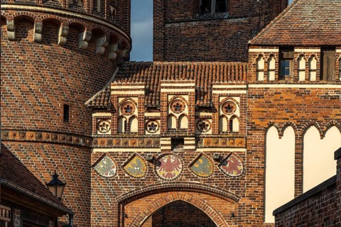 Coat of arms on the Neustädter Tor in Tangermünde, Saxony-Anhalt, Germany, Europe