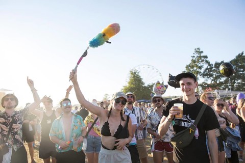 Festival visitors in front of the Ferris wheel at the Highfield Festival on Friday, Störmthaler