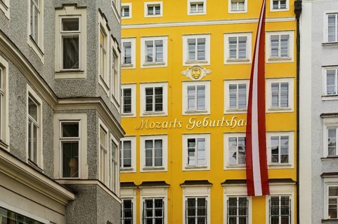 Mozart's birthplace, Getreidegasse, Salzburg, Austria, Europe