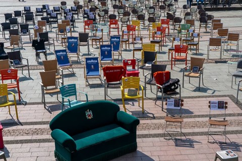 Campaign 1, 000 empty chairs, with which restaurateurs, nationwide, want to draw attention to the