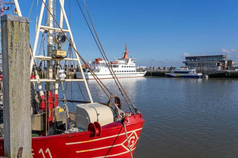 Neuharlingersiel, ferry from, to the island of Spiekeroog, fast ferries, Lower Saxony, Germany,