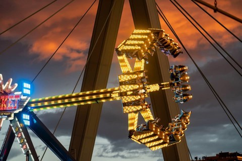 Happy Colonia funfair, Corona-compliant funfair at the Deutzer Werft, on the Rhine, Severinsbrücke,