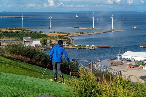 CopenHill, waste incineration plant and artificial ski slope, skiing with a view of the Øresund, 90