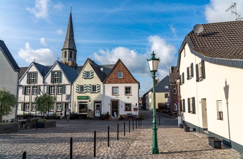 The village of Zons on the left bank of the Lower Rhine, former fortified zone, belongs to
