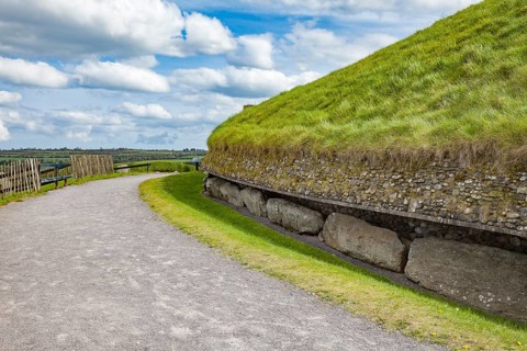 An image of newgrange bru na boinne