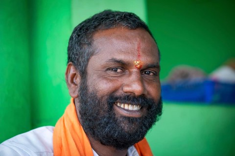 Laughing Pilgrim, Minakshi or Meenakshi or Sri Minakshi Sundareshwara Temple, Madurai, Tamil Nadu,