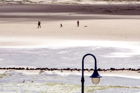 Holidaymakers on the beach of Wittdün, Amrum Island, 25.05.2021