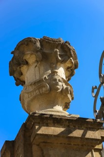 Stadion Castle Bönnigheim, detail, wall end, decorative element on wall, fence, vase-like stone
